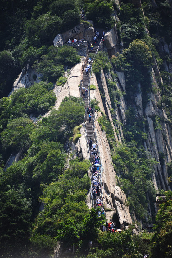 Each peak of Mount Hua has a variety of pathways that lead visitors up the mountain. Many of the trails have been deemed too dangerous because of their narrowing pathways. A cable car system made ascension easier in the 1990s, but many brave tourists still climb the mountain by foot.