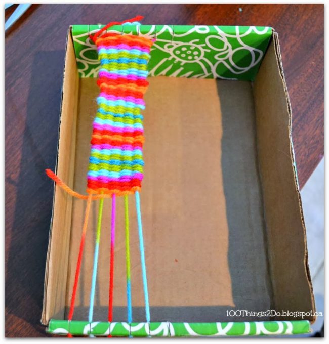 Turn your children into weaving masters with this DIY <a href="http://100things2do.ca/the-straw-loom-that-broke-the-camels-back/" target="_blank">loom</a>.