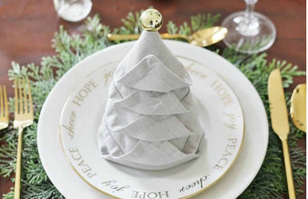 If I saw this on my friend's table, I'd start a slow clap. Not only is it adorable, but it also looks really intricate.